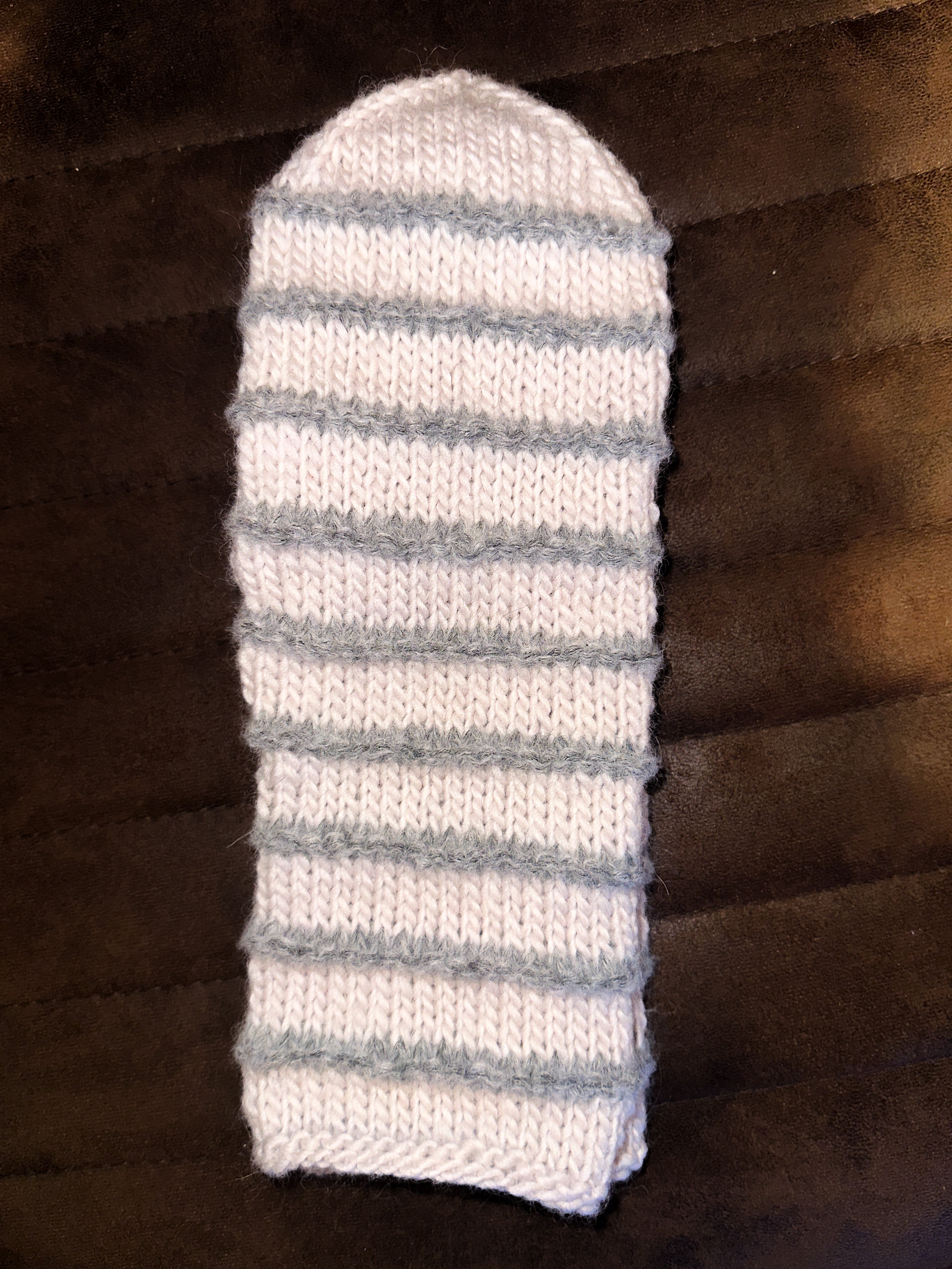 Bestemors stripevott – håndstrikket ullvott i natur og grått