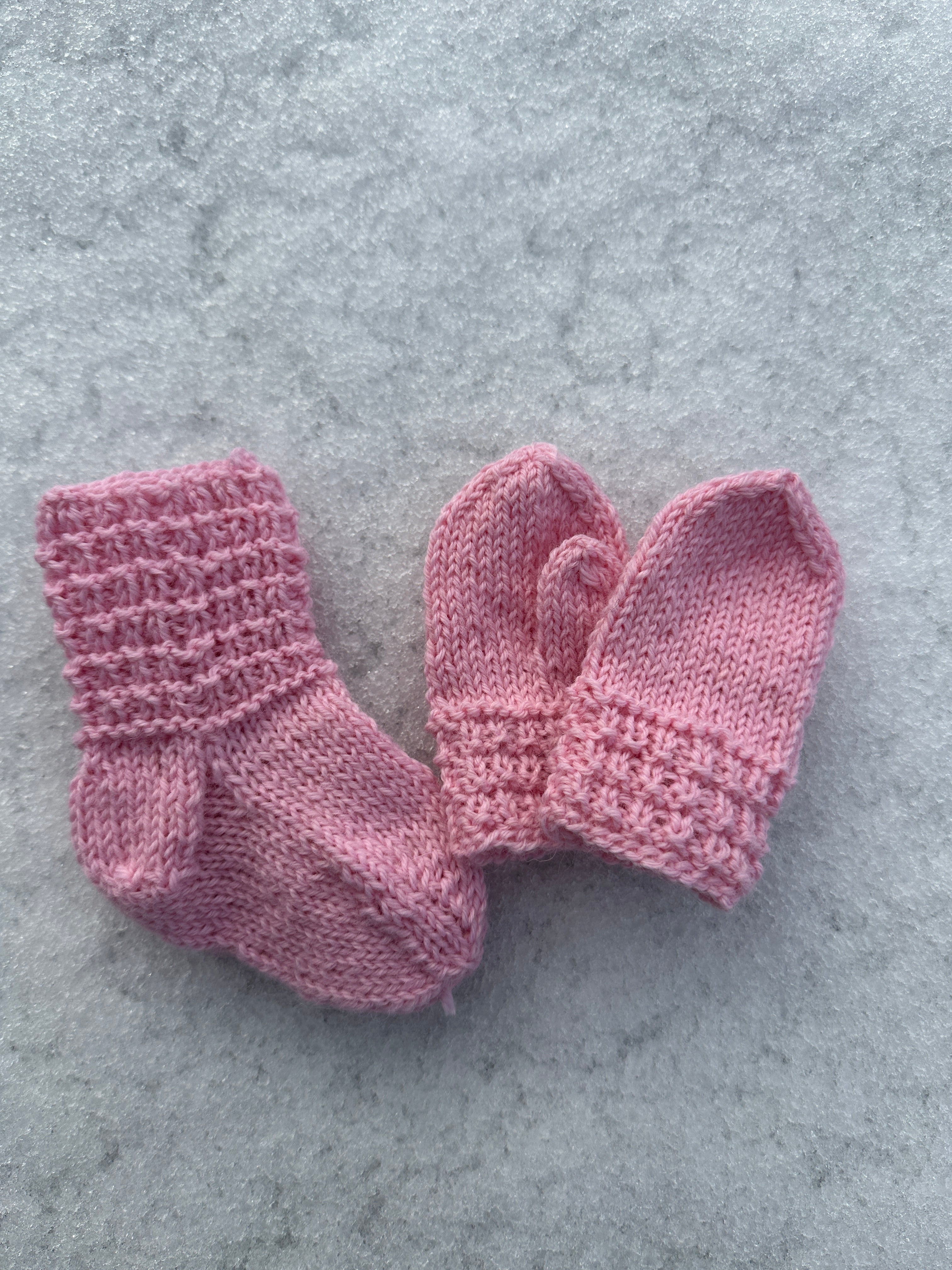 Bestemors babysett- ferdig strikket