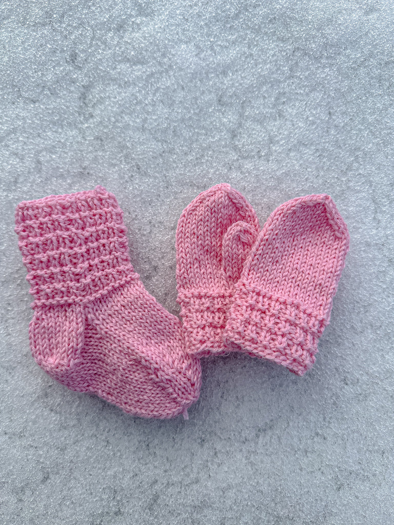 Bestemors babysett- ferdig strikket